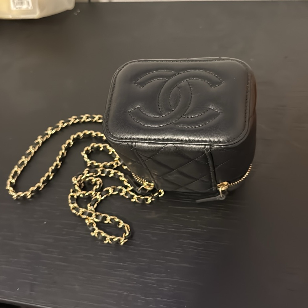 CHANEL Small Vanity With Chain - Picture 8 of 8